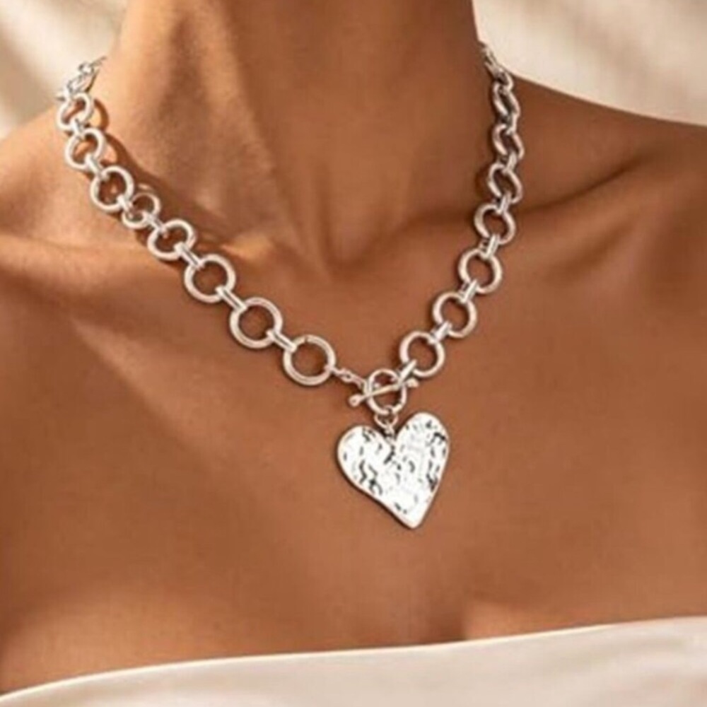Silver Tone Chunky Statement Necklace Hammered Square Pendant Toggle Chain
